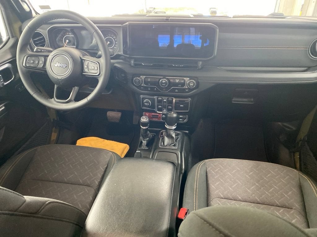 2026 Jeep Gladiator Base