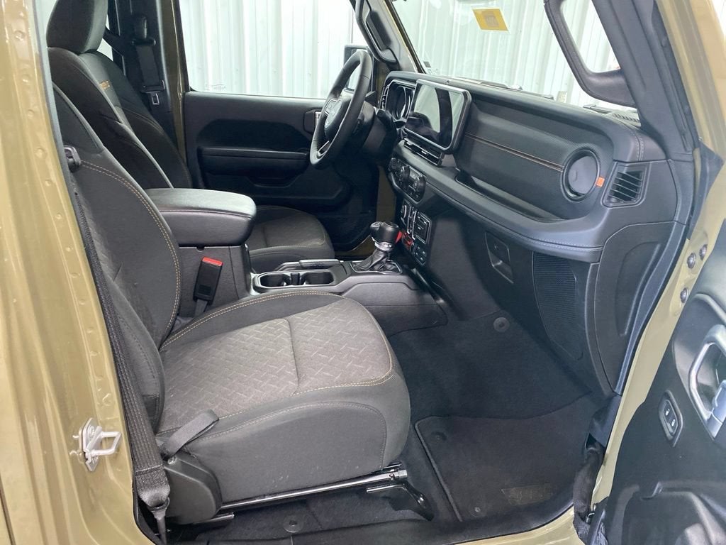 2026 Jeep Gladiator Base