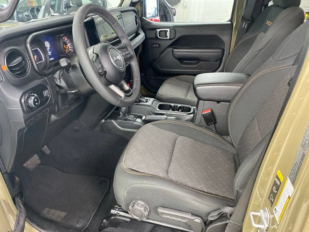 2026 Jeep Gladiator Base