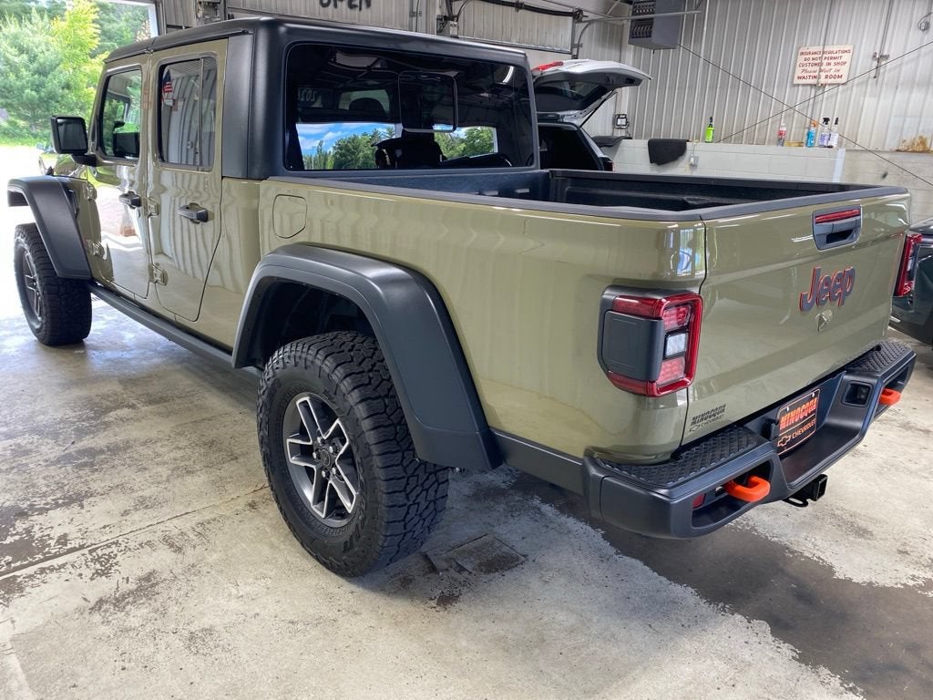 2026 Jeep Gladiator Base