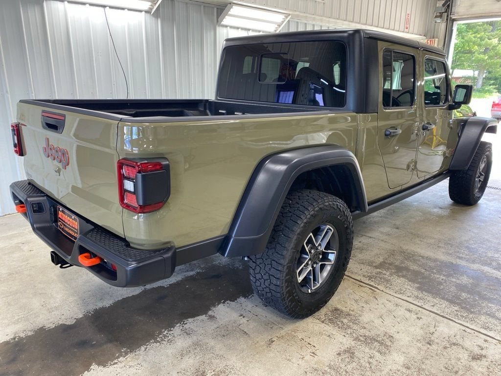2026 Jeep Gladiator Base