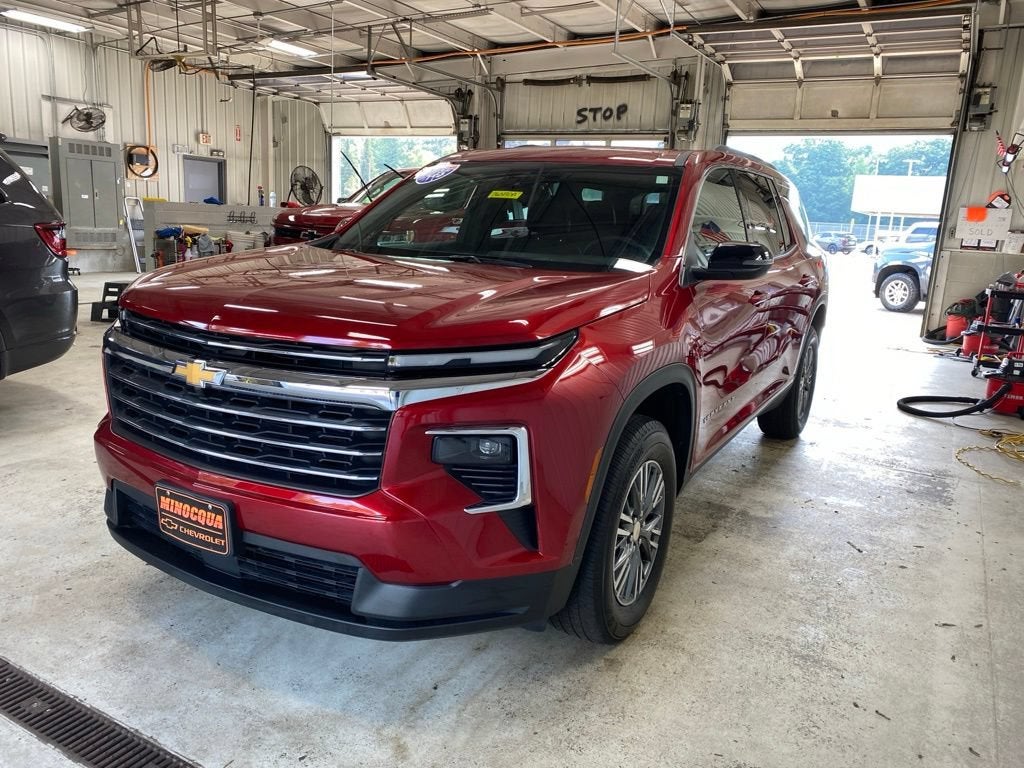 2025 Chevrolet Traverse LT
