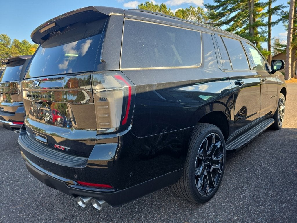 2026 Chevrolet Suburban RST - Photo 7
