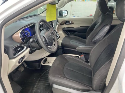 2024 Chrysler Voyager LX