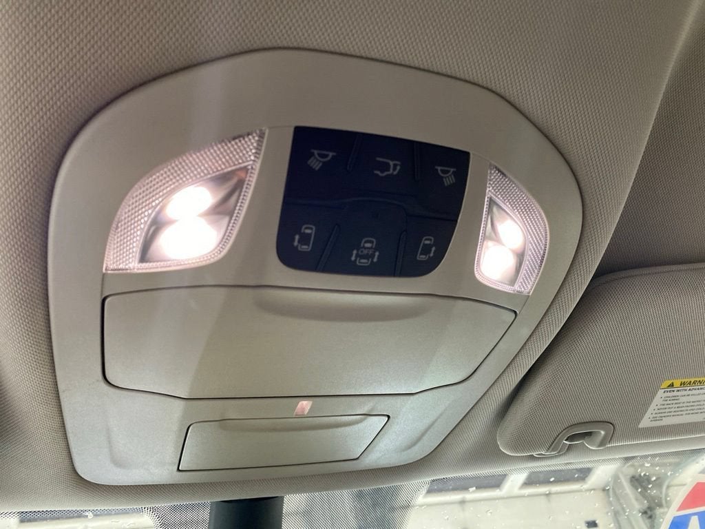 2024 Chrysler Voyager LX