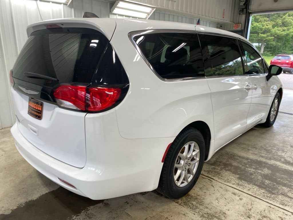 2024 Chrysler Voyager LX