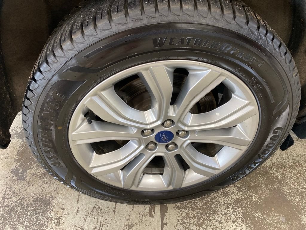 2022 Ford Edge Titanium