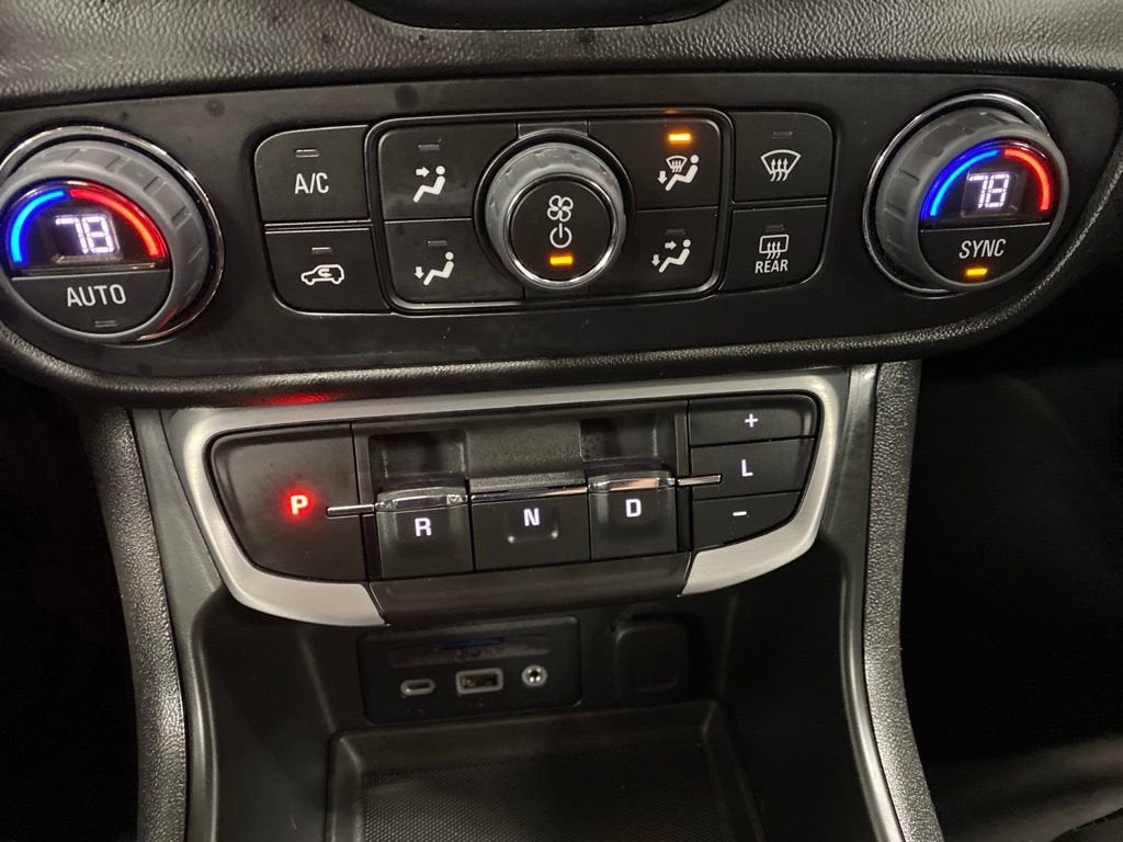 2023 GMC Terrain SLT