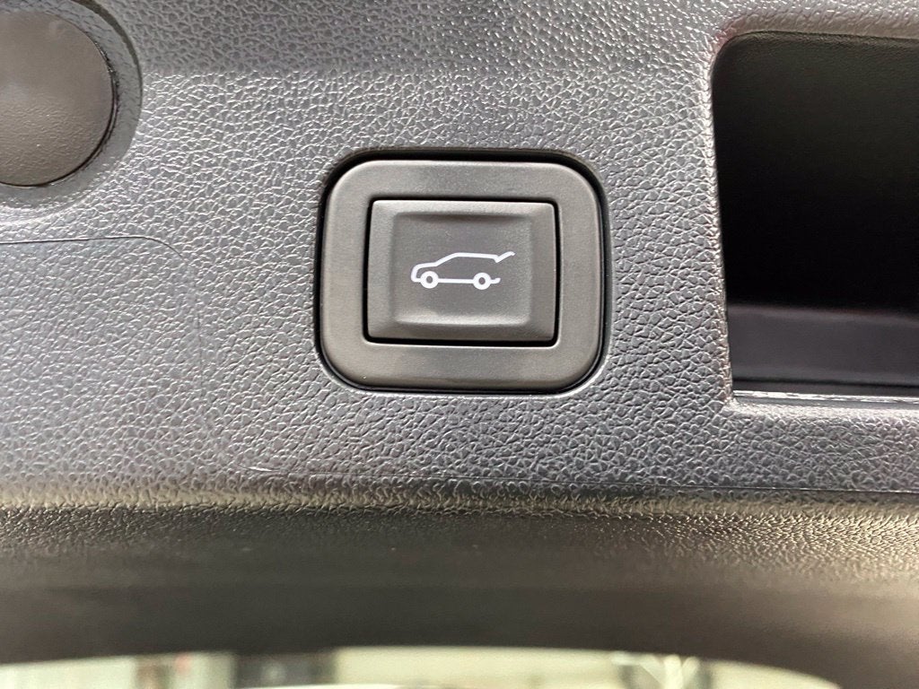 2027 Chevrolet Equinox LT - Photo 18