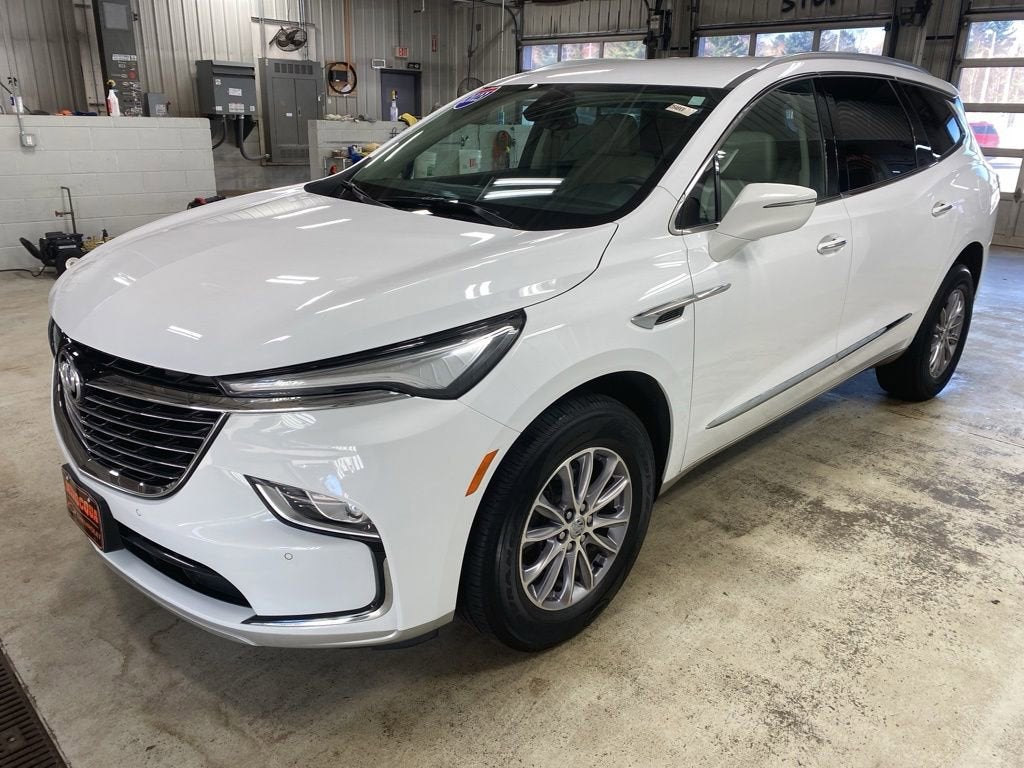 2023 Buick Enclave Essence