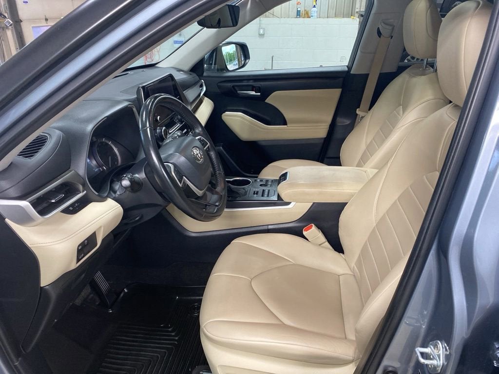 2023 Toyota Highlander XLE